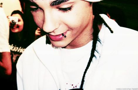 sexy-tokio-hotel-tom-kaulitz-favim.com-266159.jpg